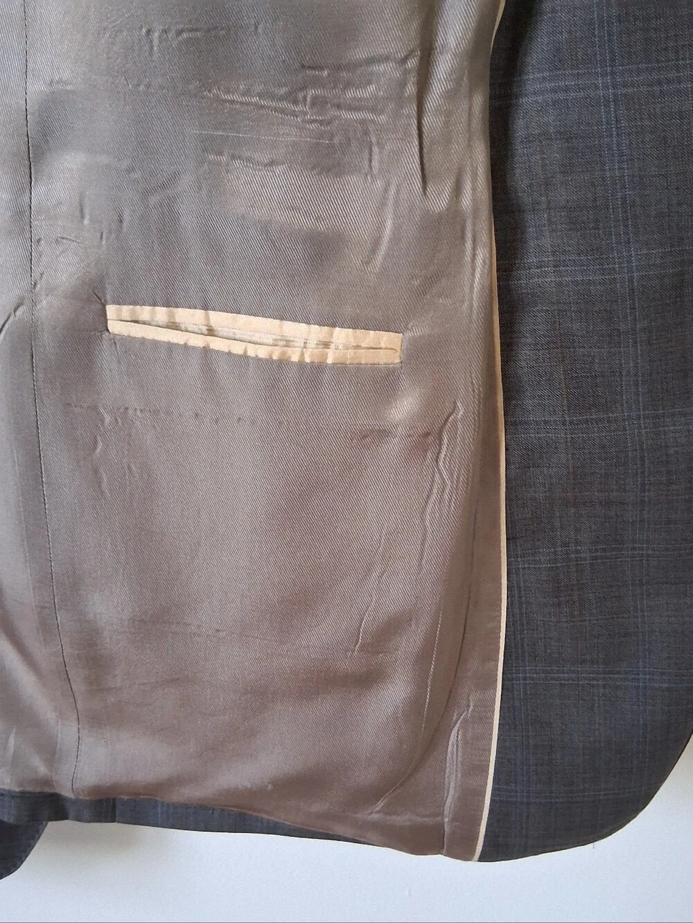Perlis New Orleans Mens Suit 46T Gray Plaid Wool Two Button Canada Vintage